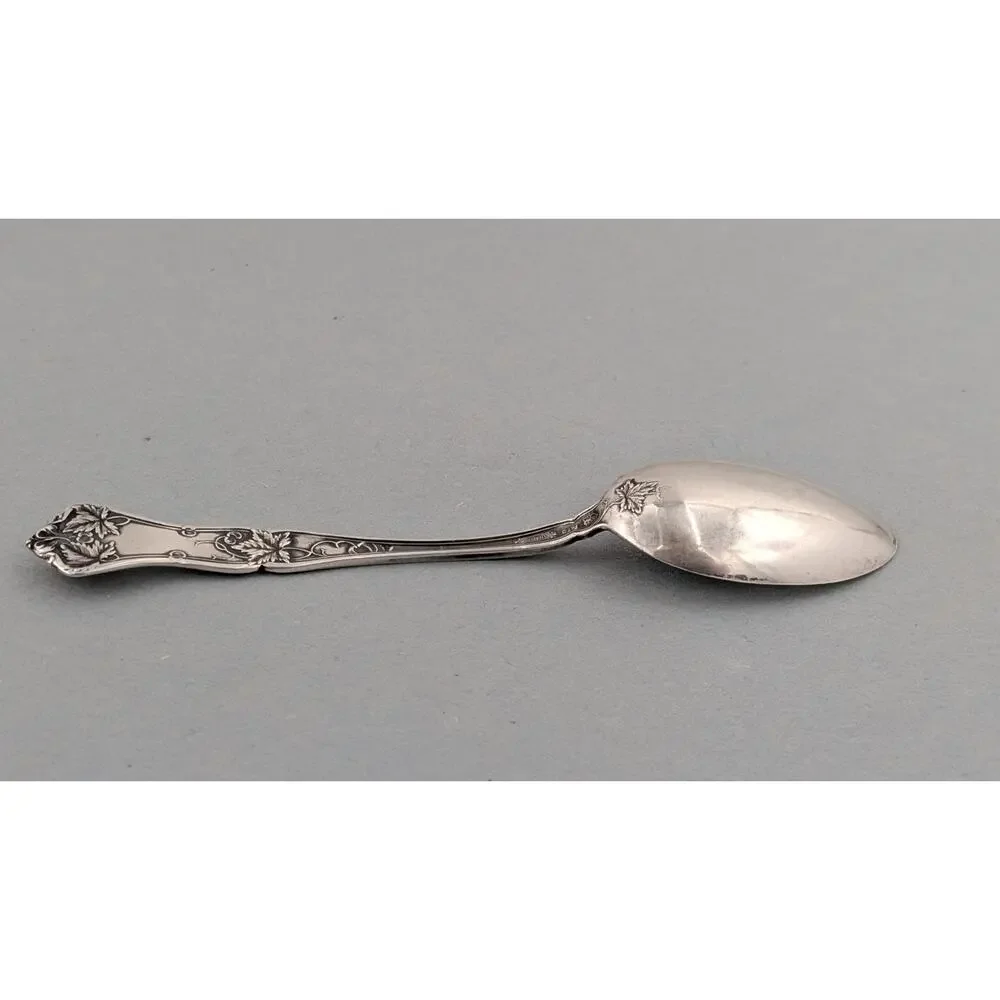 Sterling Silver Edgewood Youth Spoon /Teaspoon by International Silver 5-1/4